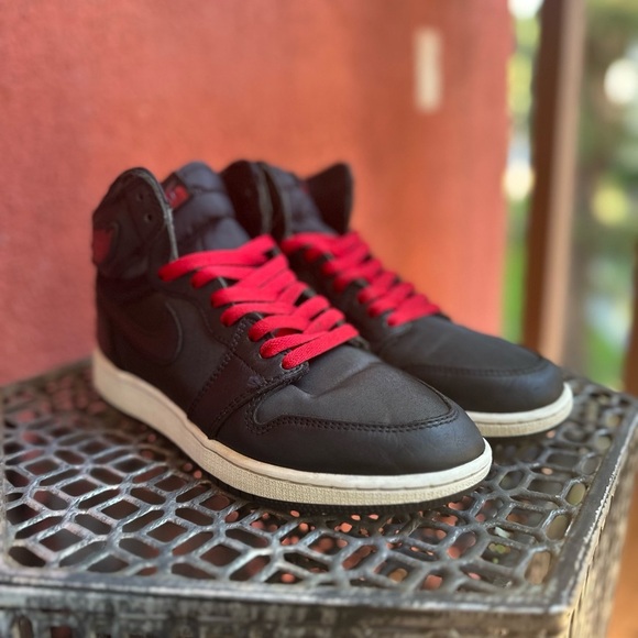 Air Jordan 1 Retro High OG Young Kids - Picture 3 of 16